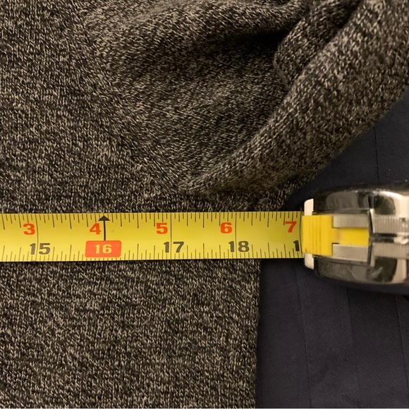 Express Heathered Grey Sweater Size M - Picture 9 of 10